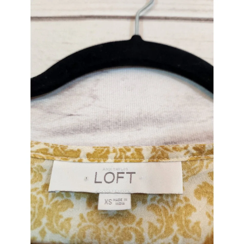 LOFT Size XS Yellow Damask Print Button Front Blouse Long Puff Sleeve Round Neck